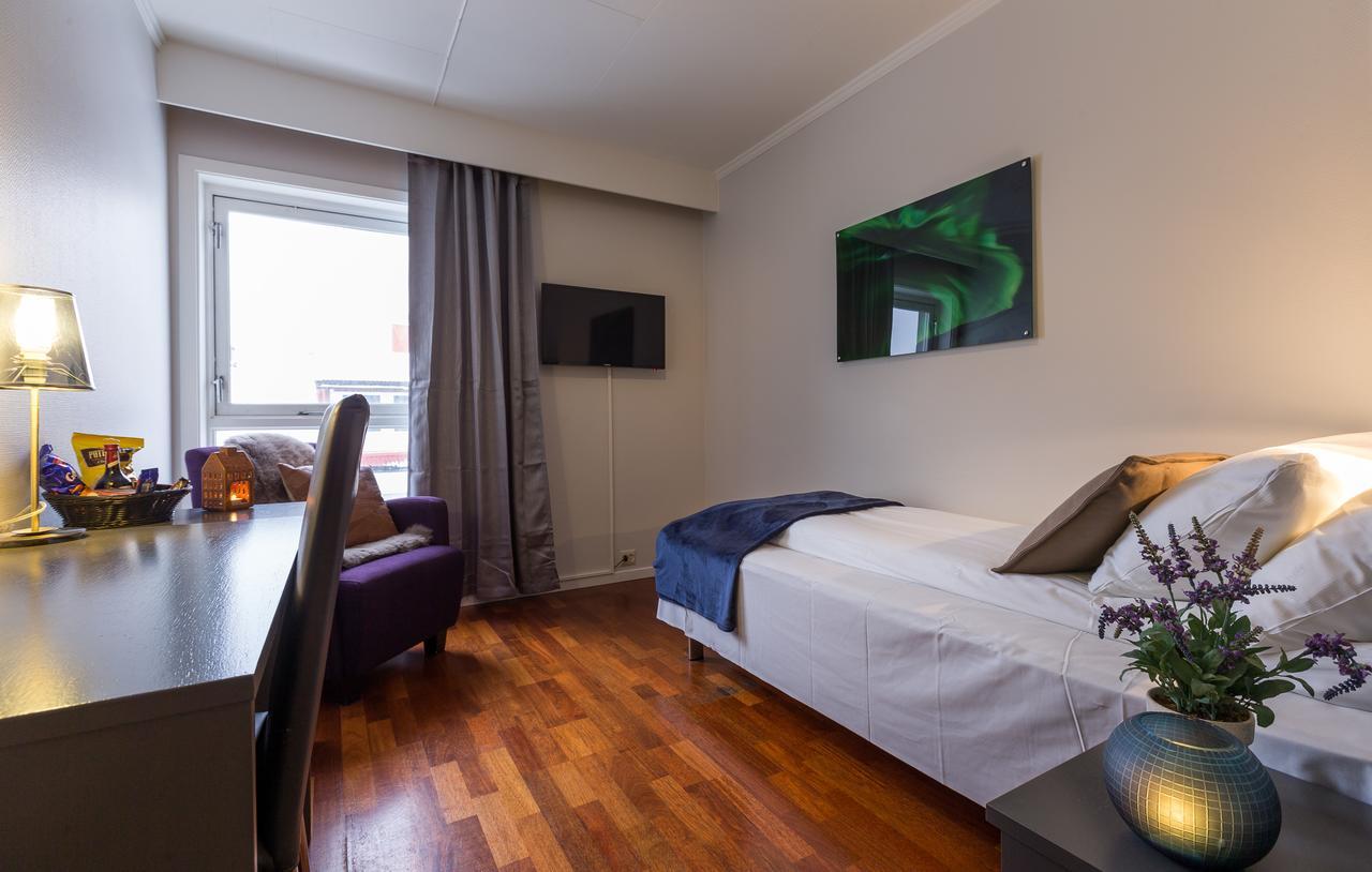 Enter Viking Hotel